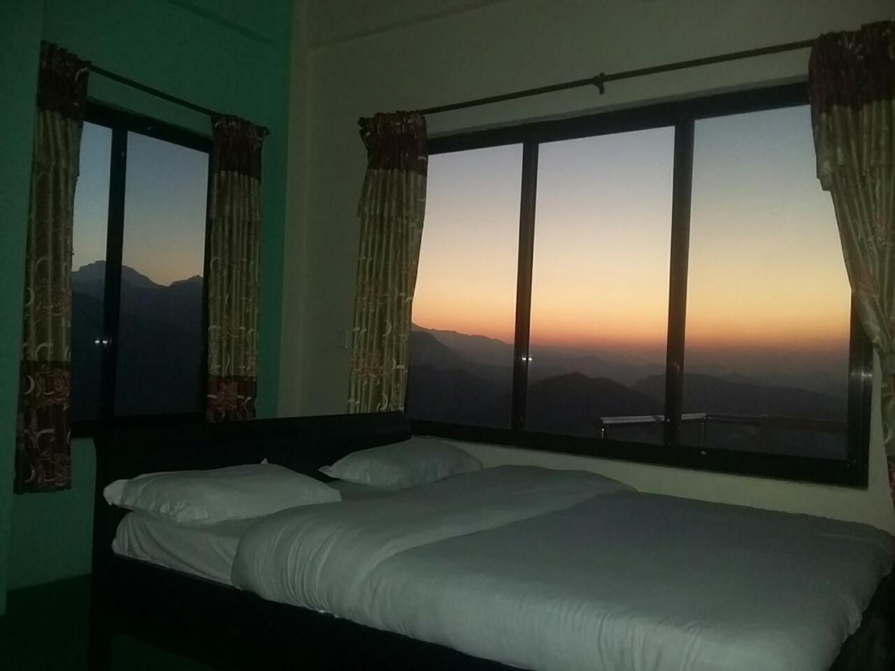 Himalayan Crown Lodge Pokhara Exterior foto